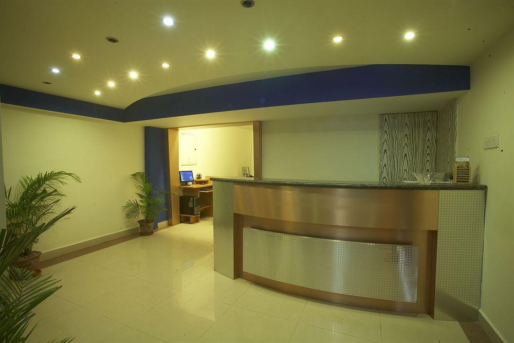 Hotel Crescent Inn Chennai Eksteriør billede