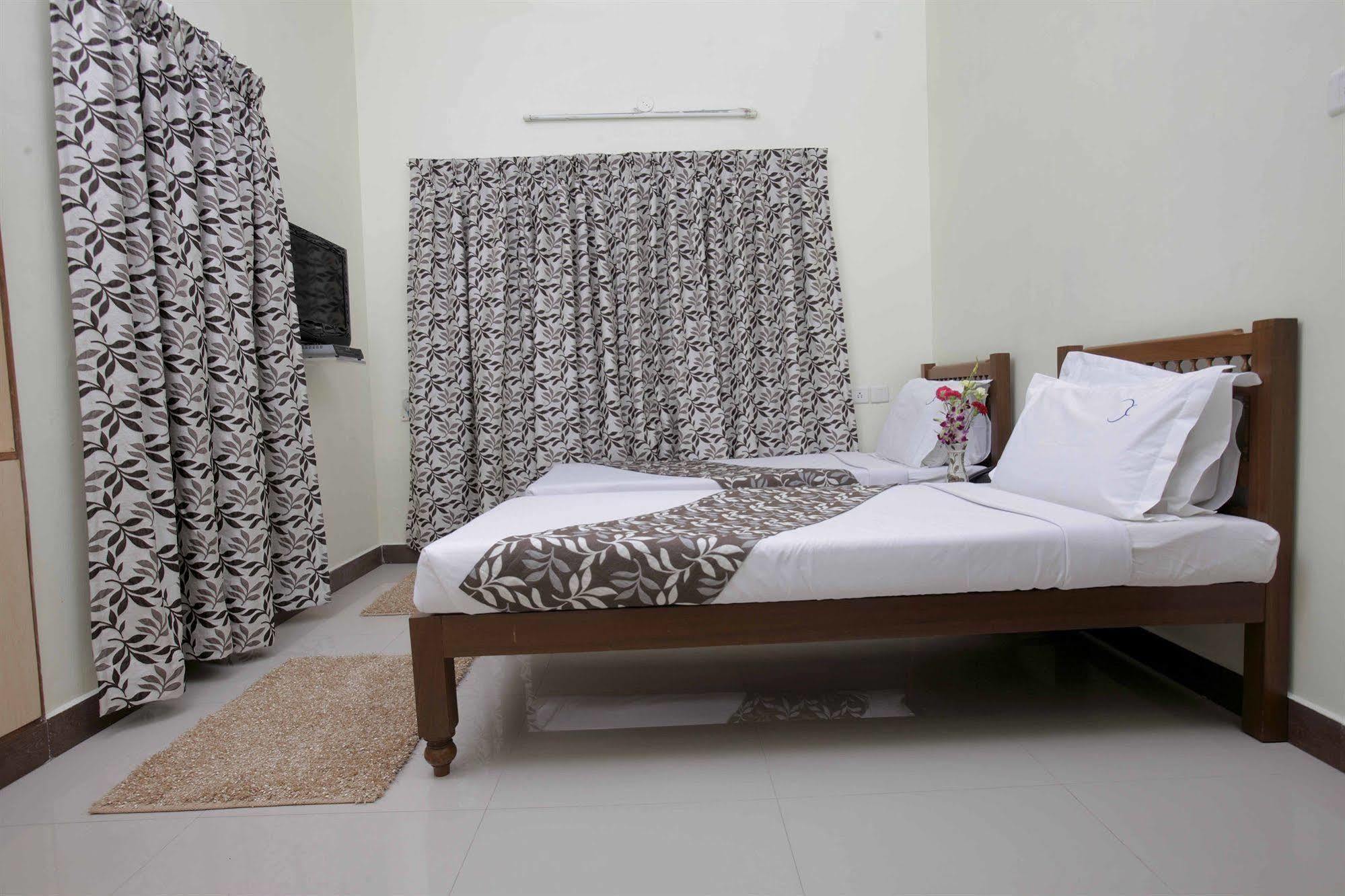 Hotel Crescent Inn Chennai Eksteriør billede