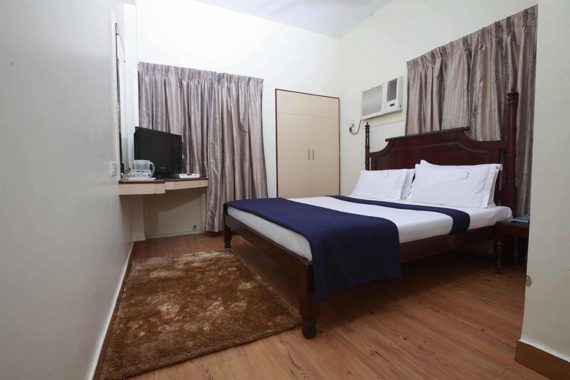 Hotel Crescent Inn Chennai Eksteriør billede