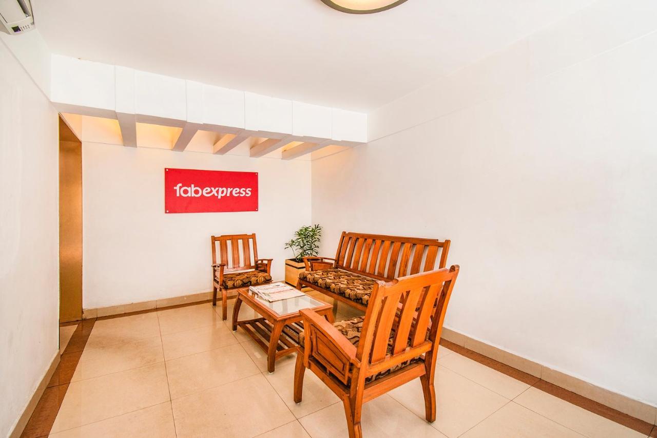 Hotel Crescent Inn Chennai Eksteriør billede